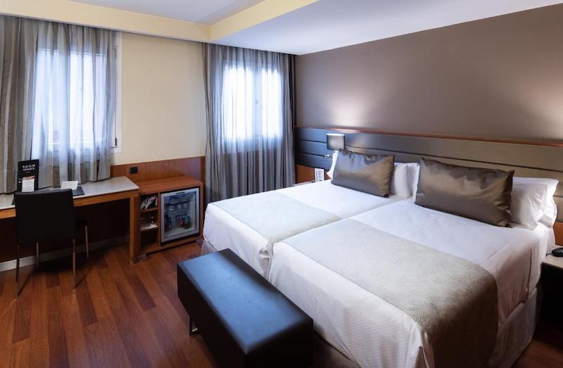 habitacion terrace catalonia diagonal centro 01