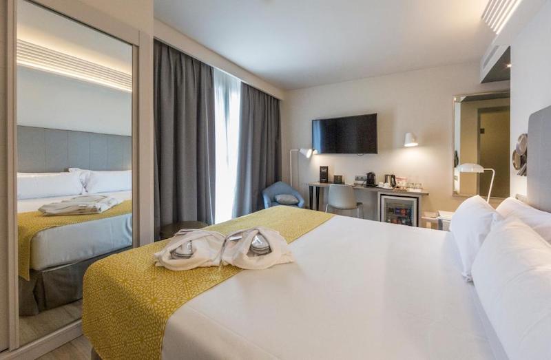 habitacion terrace catalonia granada 03