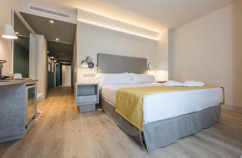 habitacion terrace catalonia granada 04