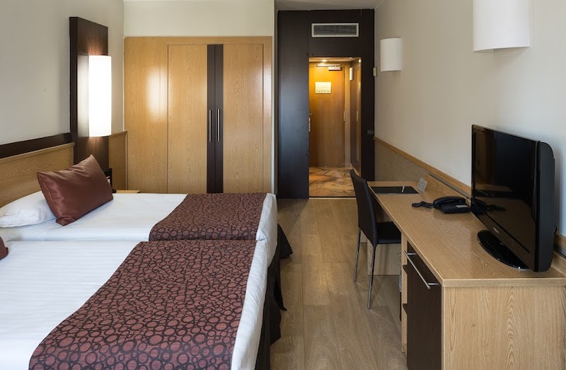 habitacion triple catalonia atenas 03