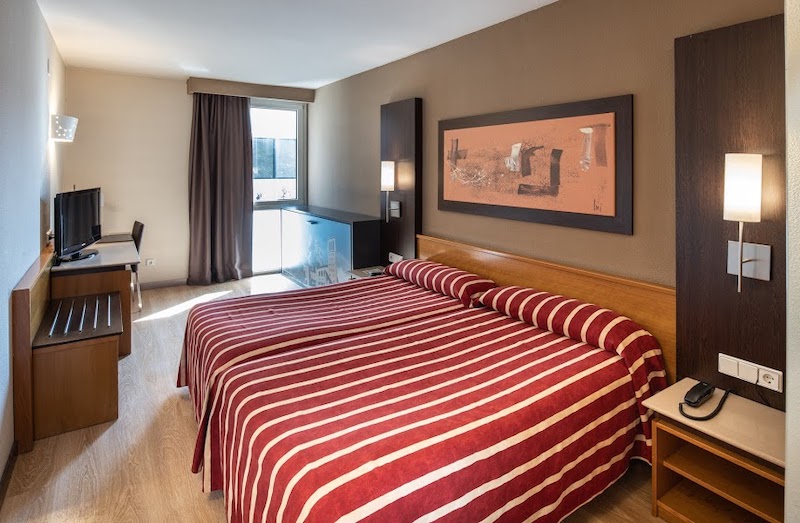 habitacion triple catalonia bristol 02