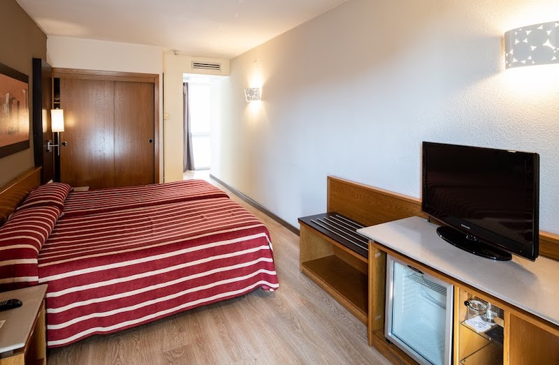 habitacion triple catalonia bristol 03