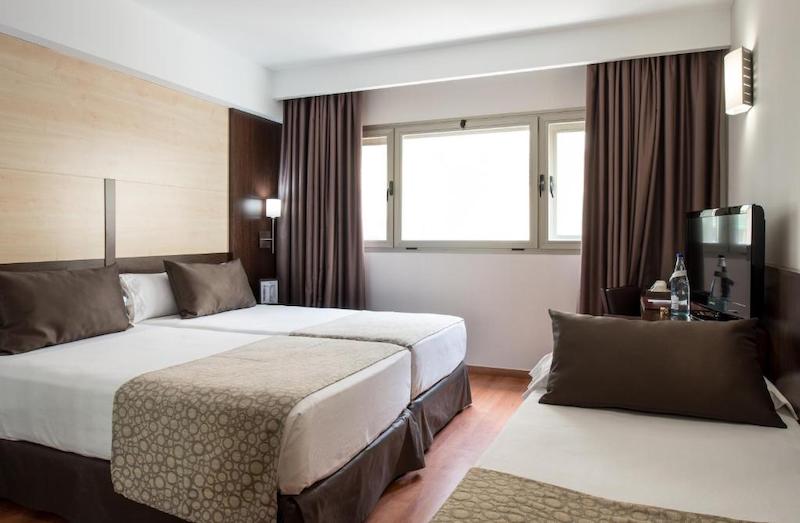 habitacion triple catalonia sagrada familia 02