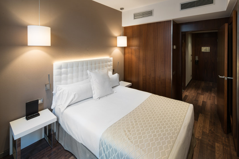 single room catalonia ramblas 01