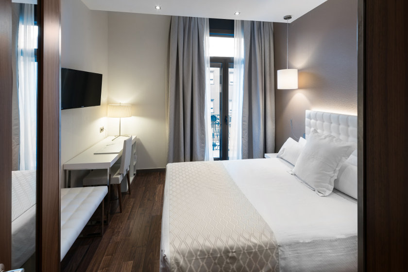 single room catalonia ramblas 02