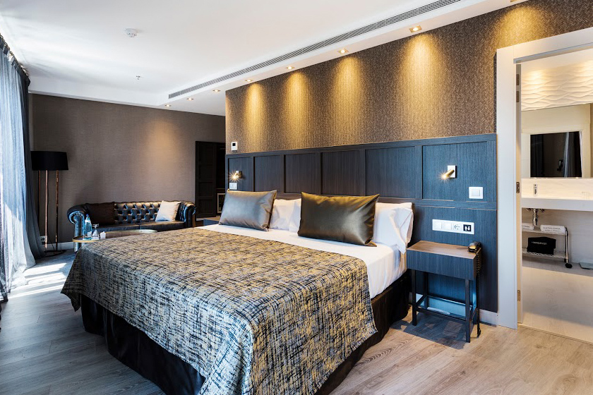 catalonia ronda hab junior suite 02