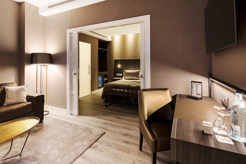 catalonia ronda hab triple deluxe 01