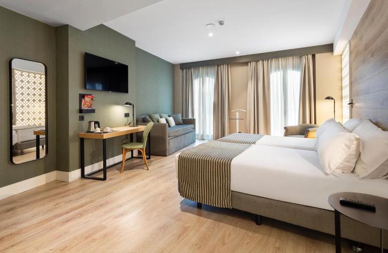 habitacion deluxe catalonia santa justa 04