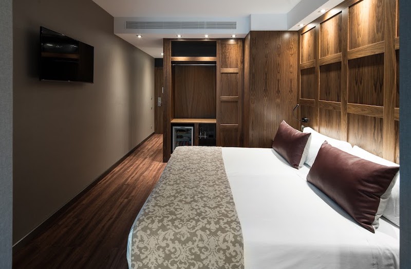 habitacion executive pool catalonia plaza catalunya 01