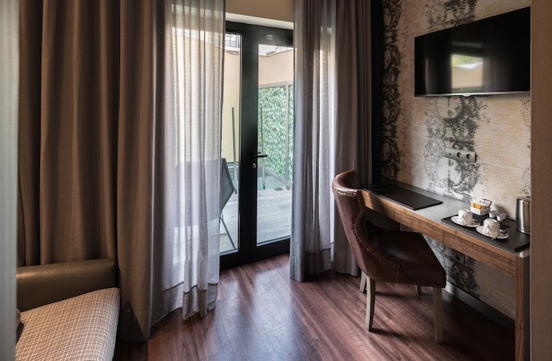 habitacion executive pool catalonia plaza catalunya 02