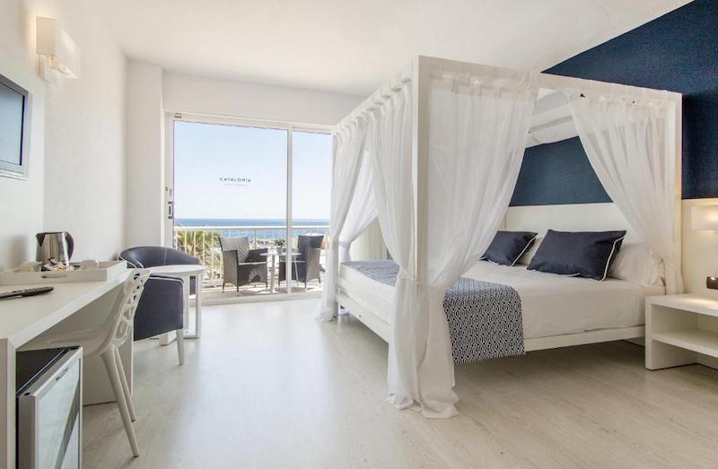 habitacion honeymoon superior sea view catalonia del mar 02