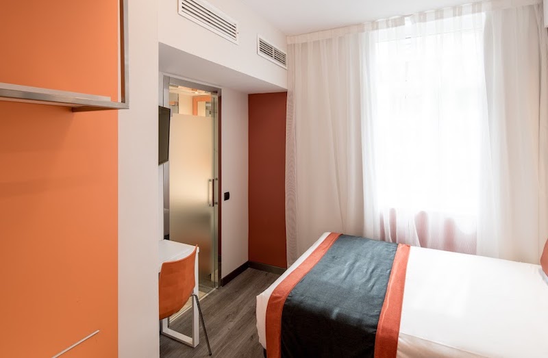 habitacion individual catalonia mikado 02