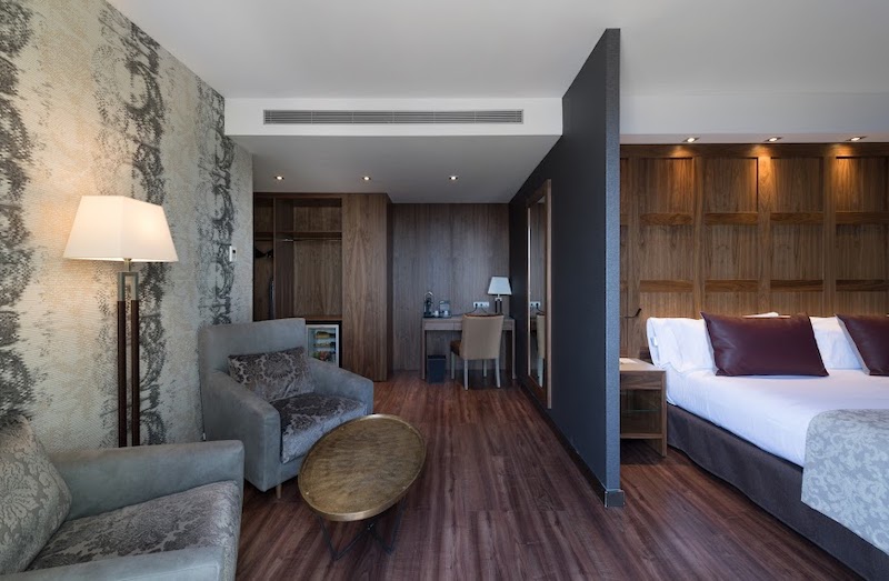 habitacion junior suite catalonia plaza catalunya 01