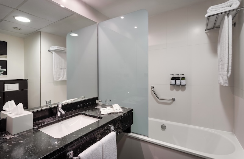 habitacion junior suite deluxe catalonia malaga 05