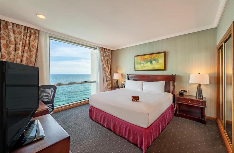 habitacion master suite ocean front catalonia santo domingo 01