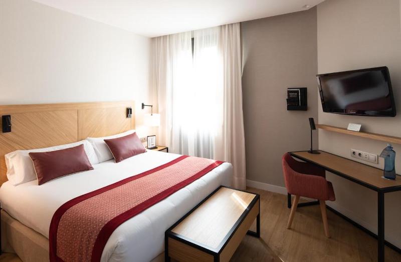 habitacion premium catalonia eixample 03