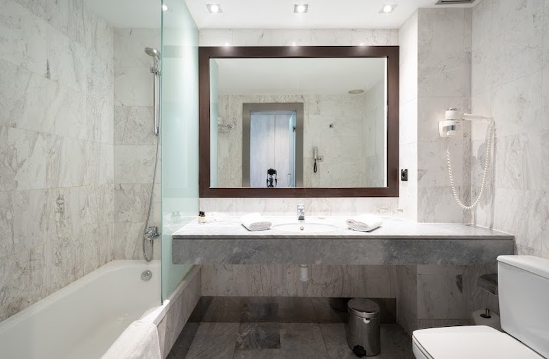 habitacion premium catalonia gran hotel verdi 06