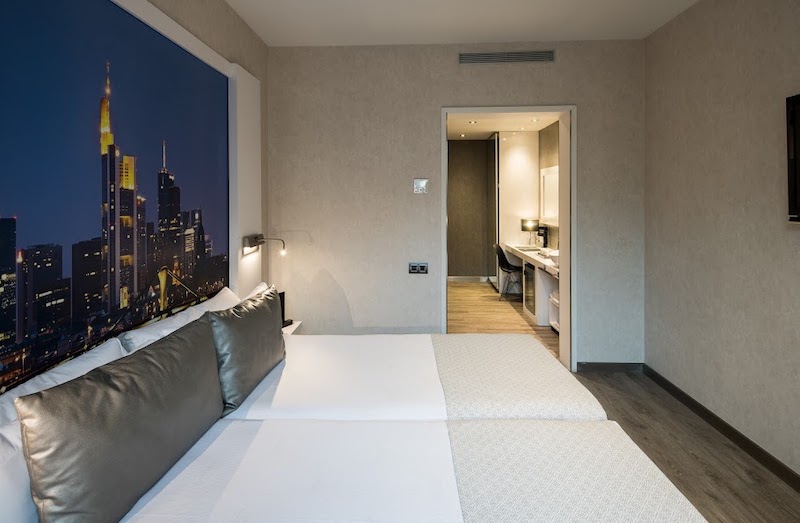 habitacion premium catalonia gran via bcn 02