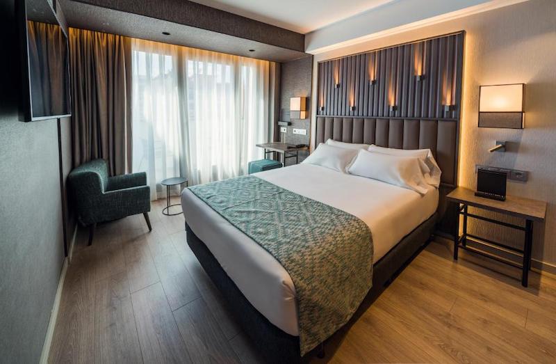 habitacion premium catalonia gran via bilbao 03