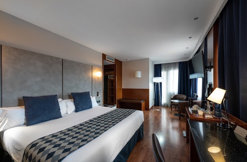 habitacion premium catalonia park putxet 01