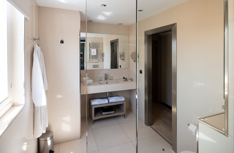 habitacion premium catalonia plaza mayor 04