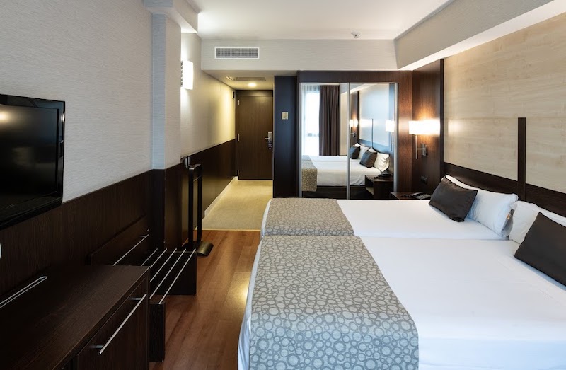 habitacion premium catalonia sagrada familia 03