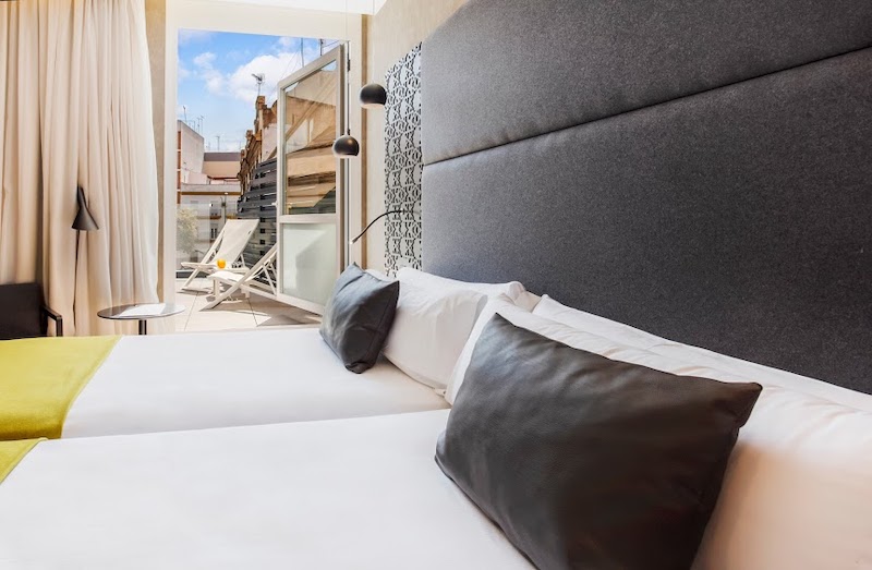 habitacion premium terrace catalonia giralda 02