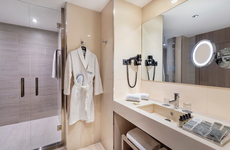 habitacion premium terrace con piscina privada catalonia plaza mayor 03