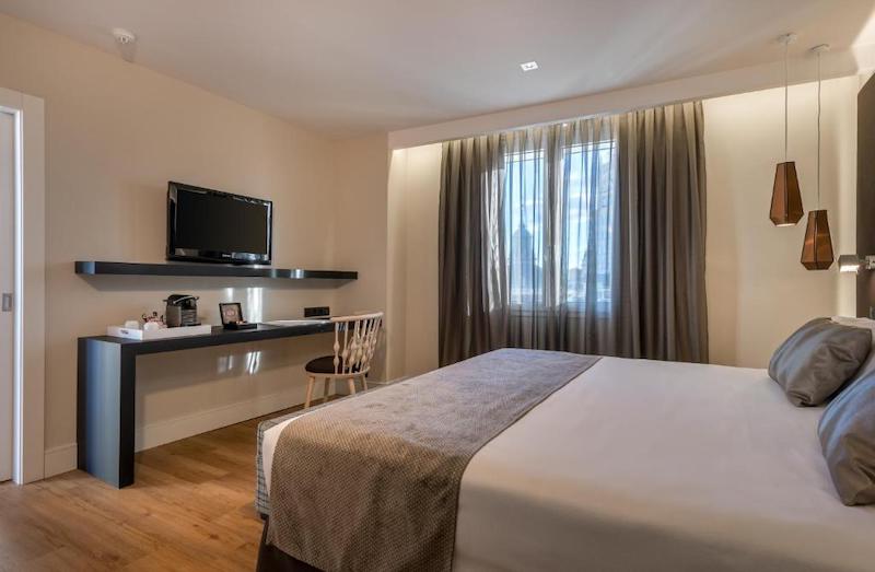 habitacion suite catalonia gran via 03