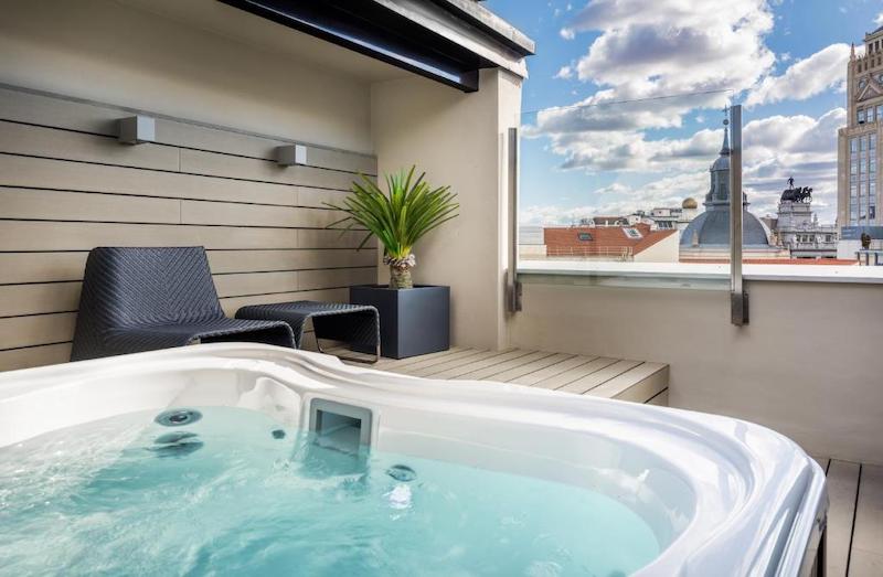 habitacion suite catalonia gran via 06