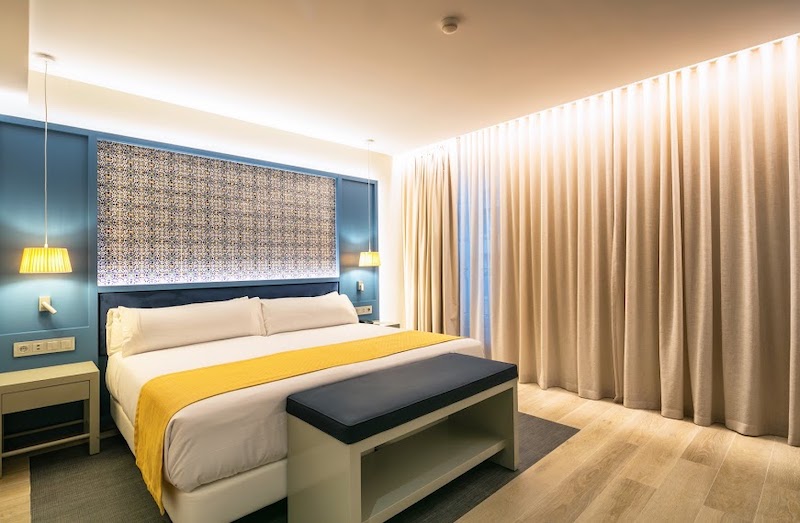 habitacion superior catalonia porto 02