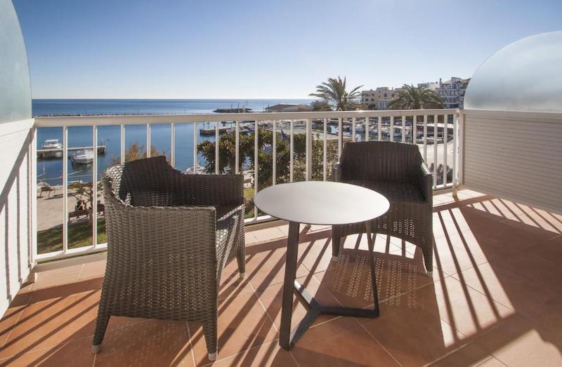 habitacion superior sea view catalonia del mar 02