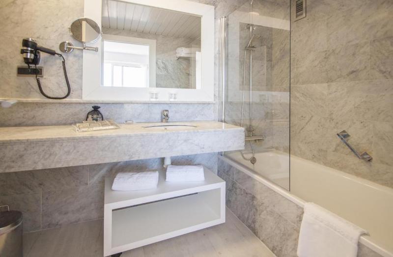 habitacion superior sea view catalonia del mar 05