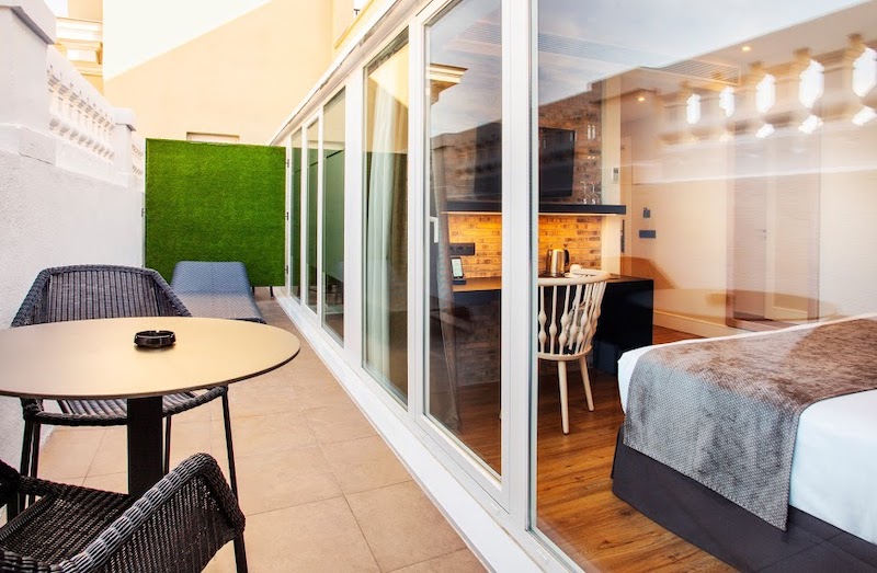 habitacion superior terrace catalonia gran via 02