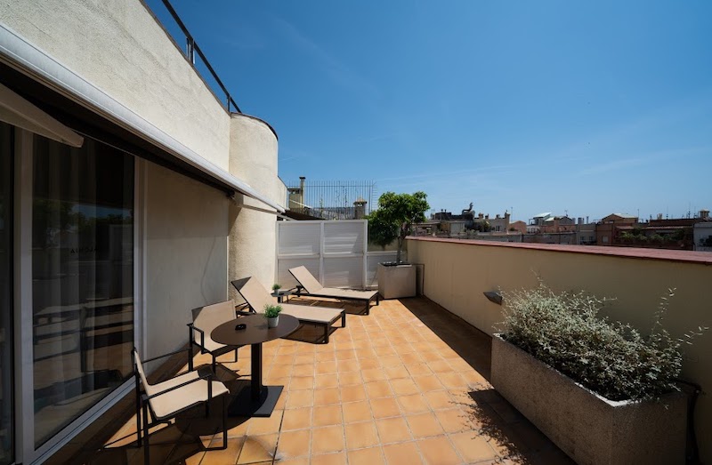 habitacion superior terrace catalonia la pedrera 04