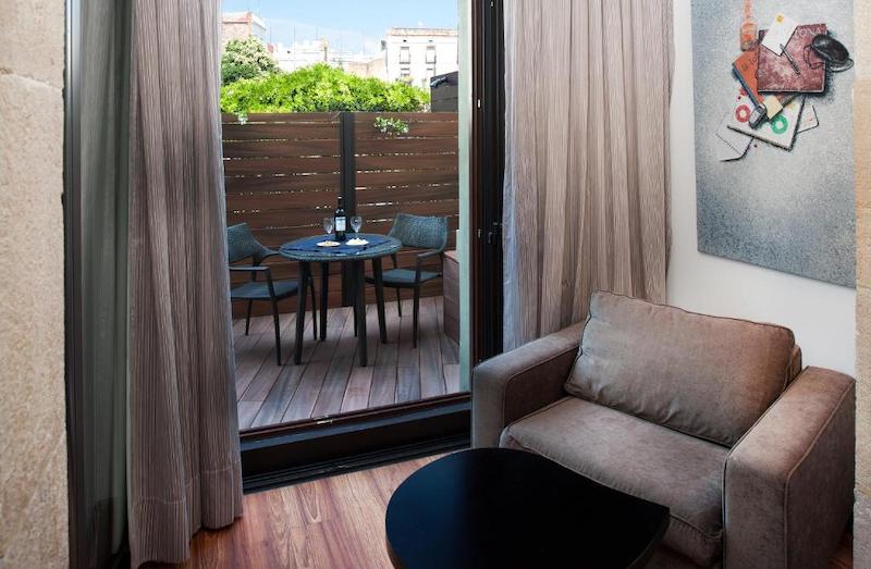 habitacion superior terrace catalonia port 01