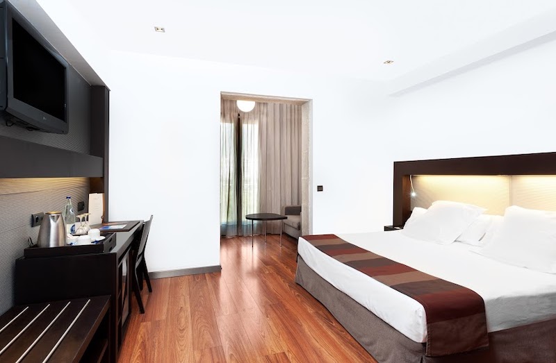 habitacion superior terrace catalonia port 02