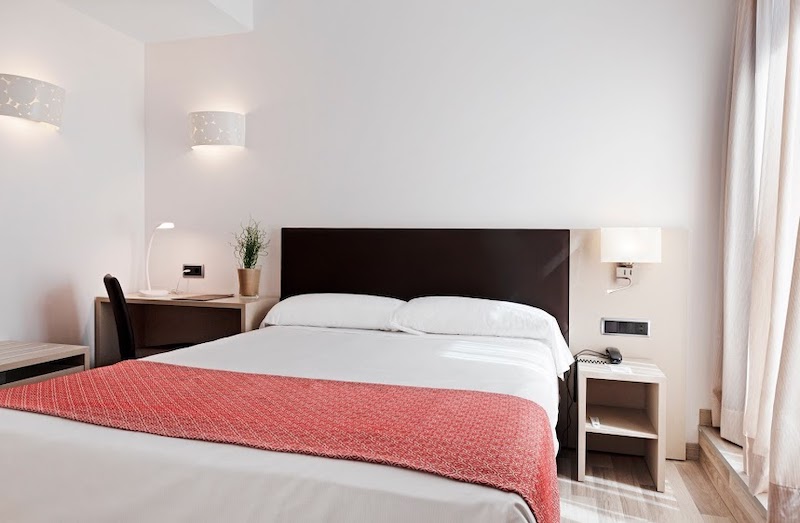 habitacion terrace catalonia hispalis 02