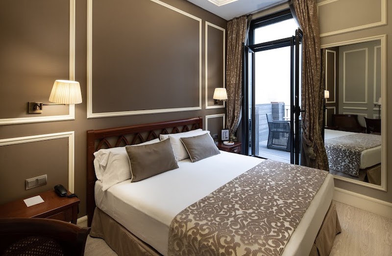 habitacion terrace catalonia las cortes 01