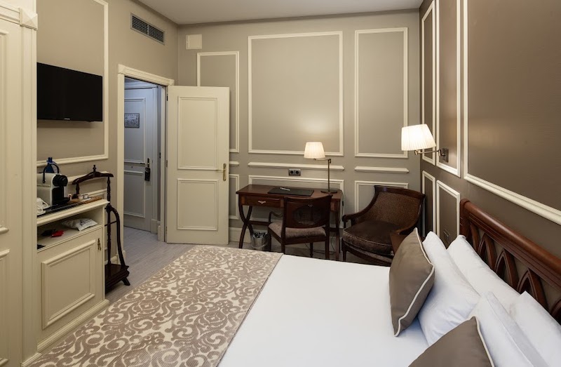 habitacion terrace catalonia las cortes 02