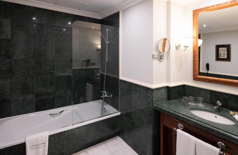 habitacion terrace catalonia las cortes 04