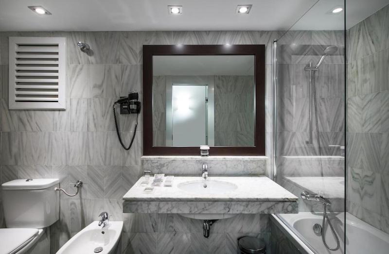 habitacion triple catalonia atenas 05