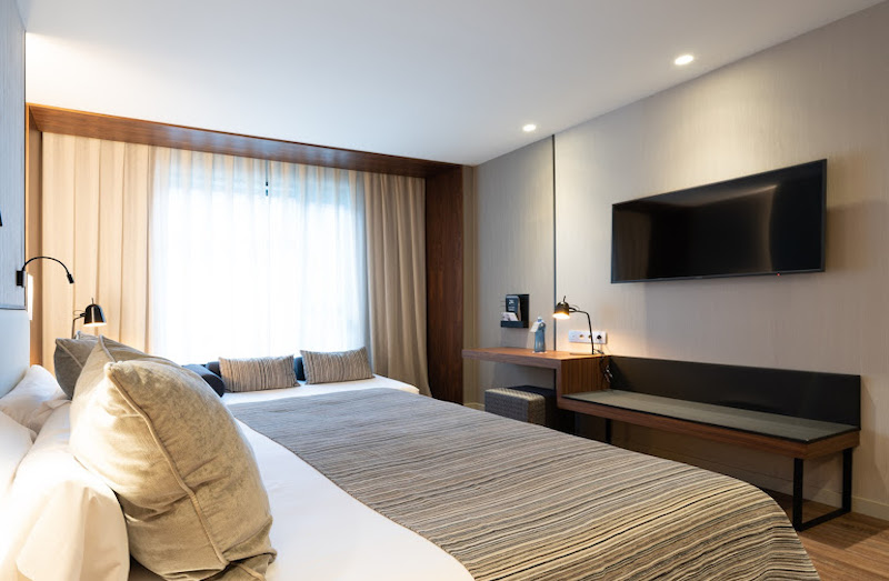 habitacion triple catalonia barcelona plaza 03