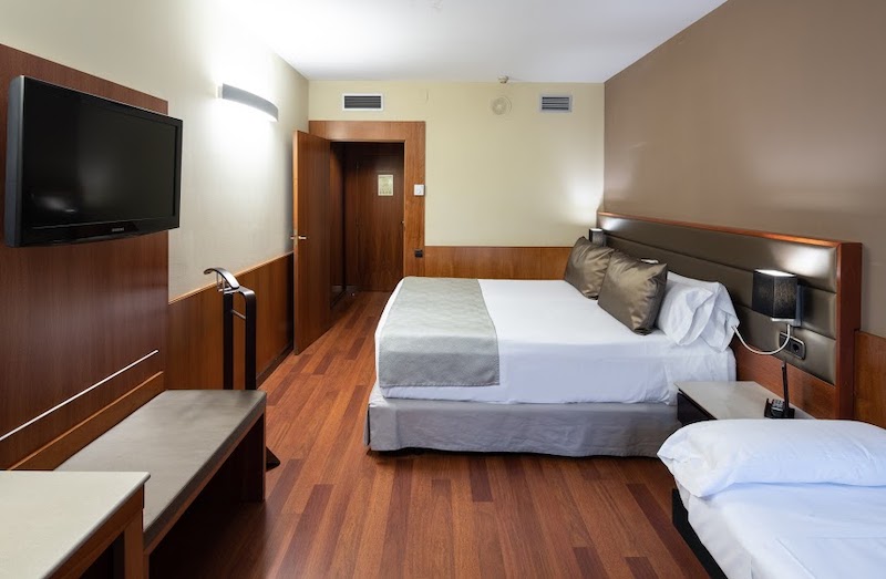 habitacion triple catalonia diagonal centro 03