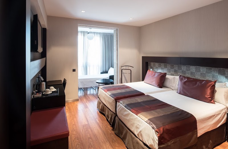 habitacion triple catalonia port 03