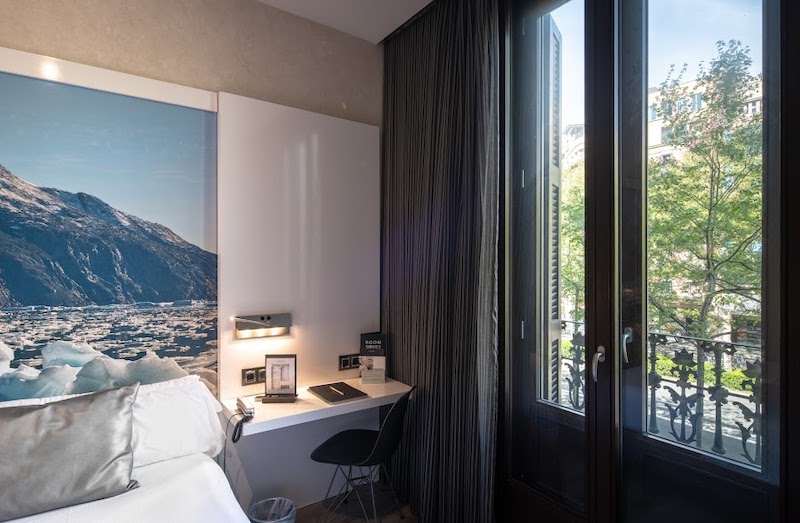 habitacion vista gran via catalonia gran via bcn 02